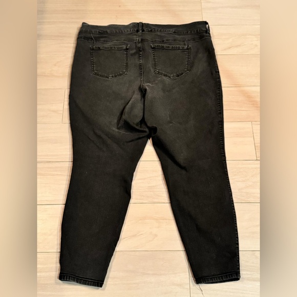 TORRID  Black Jeans size 22 inseam 20in - Picture 3 of 4